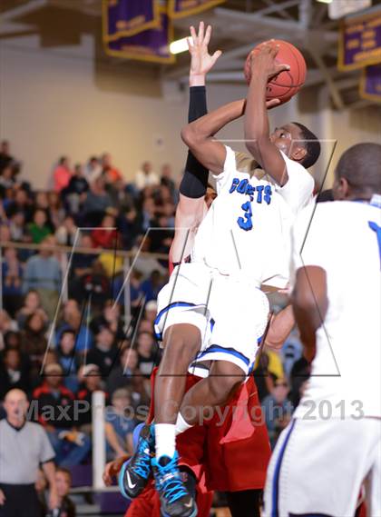 Thumbnail 2 in Lake Highland Prep vs. Clayton (HighSchoolOT.com Holiday Invitational) photogallery.