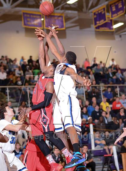 Thumbnail 3 in Lake Highland Prep vs. Clayton (HighSchoolOT.com Holiday Invitational) photogallery.