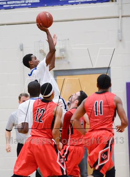 Thumbnail 3 in Lake Highland Prep vs. Clayton (HighSchoolOT.com Holiday Invitational) photogallery.