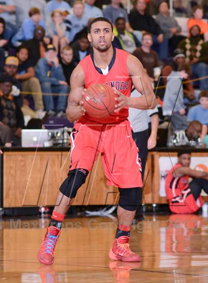Thumbnail 1 in Lake Highland Prep vs. Clayton (HighSchoolOT.com Holiday Invitational) photogallery.