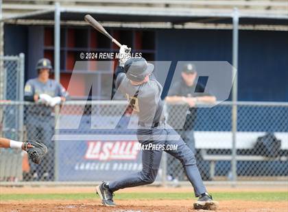 Thumbnail 3 in Bishop Montgomery vs La Salle photogallery.