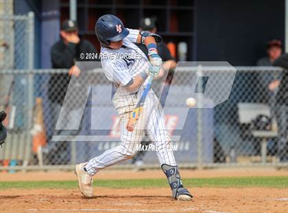 Thumbnail 3 in Bishop Montgomery vs La Salle photogallery.