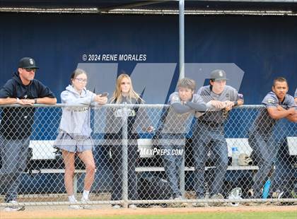 Thumbnail 3 in Bishop Montgomery vs La Salle photogallery.