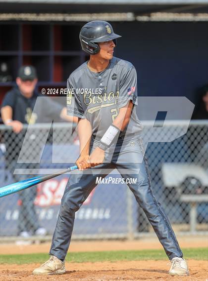 Thumbnail 1 in Bishop Montgomery vs La Salle photogallery.