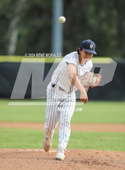 Thumbnail 1 in Bishop Montgomery vs La Salle photogallery.