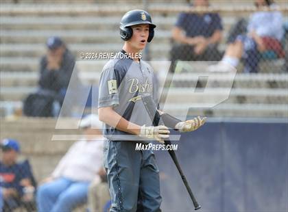 Thumbnail 3 in Bishop Montgomery vs La Salle photogallery.