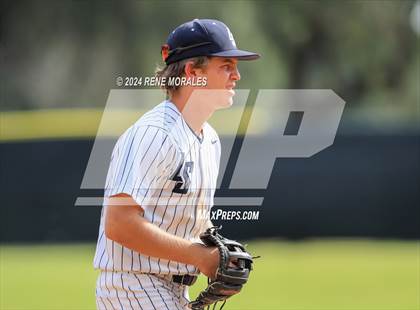 Thumbnail 3 in Bishop Montgomery vs La Salle photogallery.
