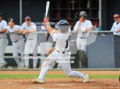 Thumbnail 2 in Bishop Montgomery vs La Salle photogallery.