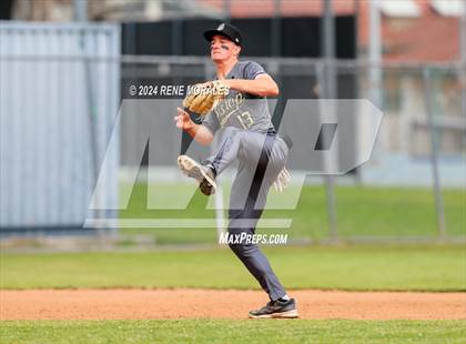 Thumbnail 2 in Bishop Montgomery vs La Salle photogallery.