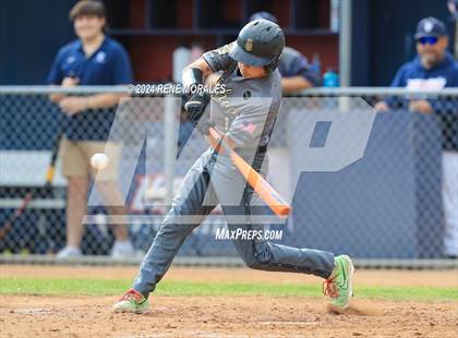 Thumbnail 2 in Bishop Montgomery vs La Salle photogallery.