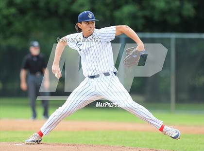 Thumbnail 1 in Bishop Montgomery vs La Salle photogallery.
