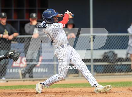 Thumbnail 2 in Bishop Montgomery vs La Salle photogallery.