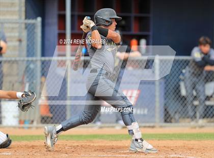 Thumbnail 1 in Bishop Montgomery vs La Salle photogallery.