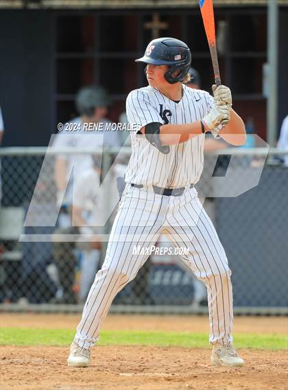 Thumbnail 1 in Bishop Montgomery vs La Salle photogallery.