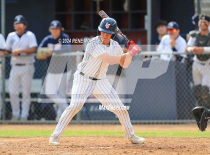 Thumbnail 2 in Bishop Montgomery vs La Salle photogallery.