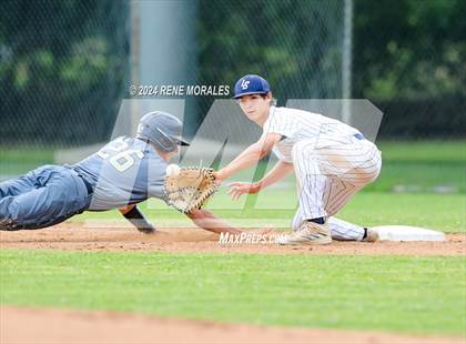 Thumbnail 1 in Bishop Montgomery vs La Salle photogallery.