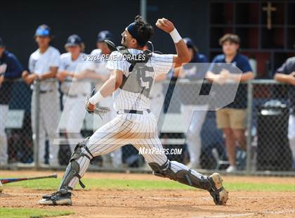 Thumbnail 1 in Bishop Montgomery vs La Salle photogallery.
