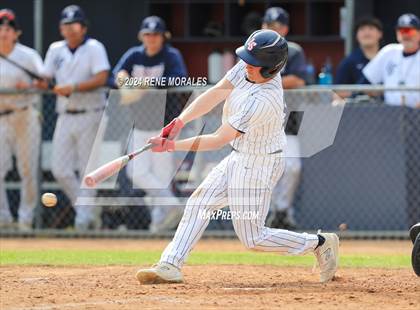 Thumbnail 3 in Bishop Montgomery vs La Salle photogallery.