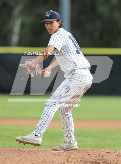 Thumbnail 3 in Bishop Montgomery vs La Salle photogallery.