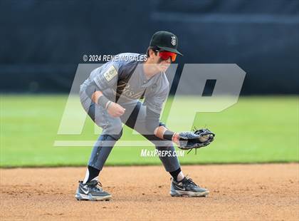 Thumbnail 1 in Bishop Montgomery vs La Salle photogallery.