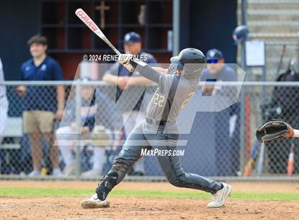 Thumbnail 1 in Bishop Montgomery vs La Salle photogallery.