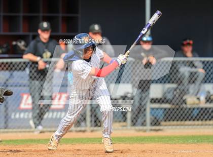 Thumbnail 3 in Bishop Montgomery vs La Salle photogallery.