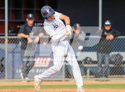 Thumbnail 2 in Bishop Montgomery vs La Salle photogallery.