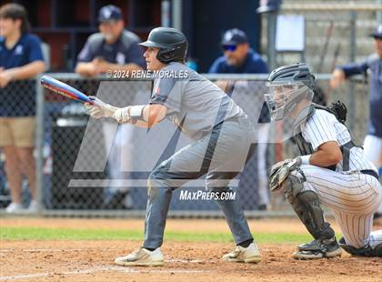 Thumbnail 1 in Bishop Montgomery vs La Salle photogallery.