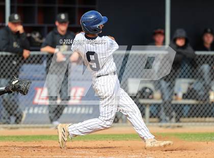 Thumbnail 3 in Bishop Montgomery vs La Salle photogallery.