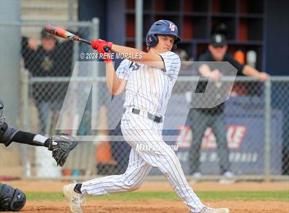 Thumbnail 3 in Bishop Montgomery vs La Salle photogallery.