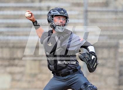 Thumbnail 1 in Bishop Montgomery vs La Salle photogallery.