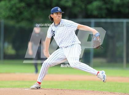 Thumbnail 3 in Bishop Montgomery vs La Salle photogallery.