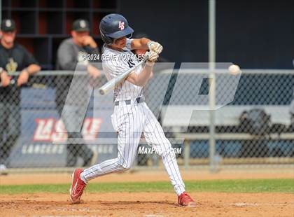 Thumbnail 2 in Bishop Montgomery vs La Salle photogallery.