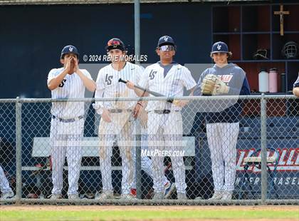 Thumbnail 3 in Bishop Montgomery vs La Salle photogallery.