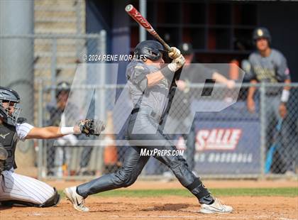 Thumbnail 2 in Bishop Montgomery vs La Salle photogallery.
