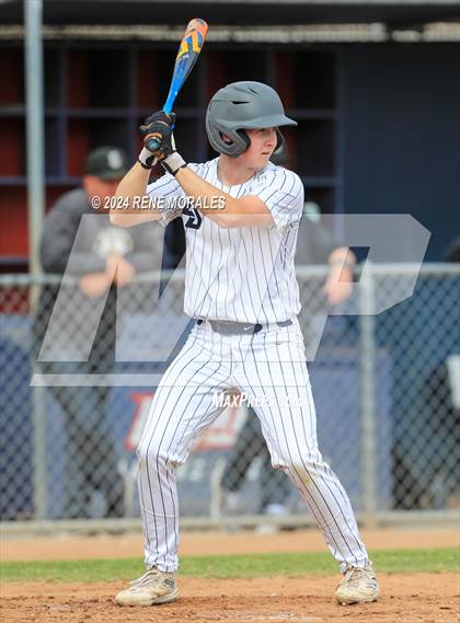 Thumbnail 1 in Bishop Montgomery vs La Salle photogallery.