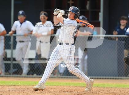 Thumbnail 2 in Bishop Montgomery vs La Salle photogallery.