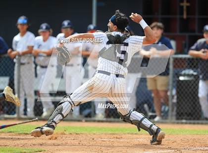 Thumbnail 3 in Bishop Montgomery vs La Salle photogallery.