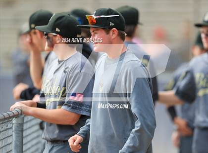 Thumbnail 2 in Bishop Montgomery vs La Salle photogallery.