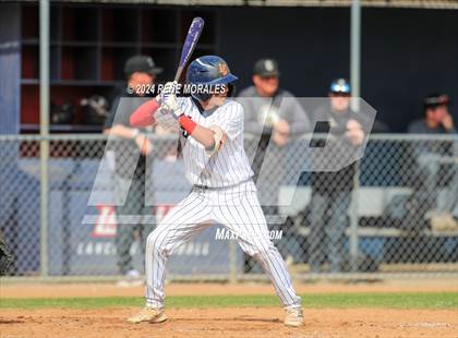 Thumbnail 1 in Bishop Montgomery vs La Salle photogallery.