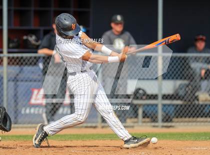 Thumbnail 2 in Bishop Montgomery vs La Salle photogallery.