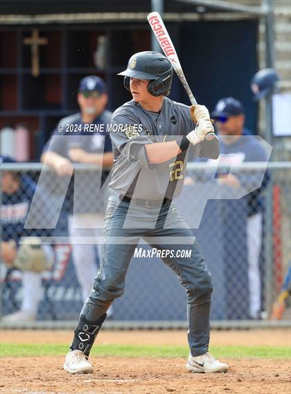 Thumbnail 2 in Bishop Montgomery vs La Salle photogallery.