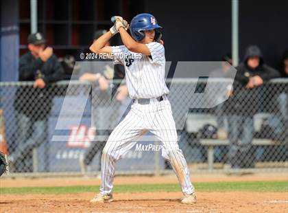 Thumbnail 3 in Bishop Montgomery vs La Salle photogallery.