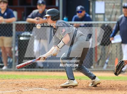 Thumbnail 2 in Bishop Montgomery vs La Salle photogallery.