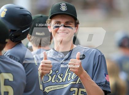Thumbnail 1 in Bishop Montgomery vs La Salle photogallery.