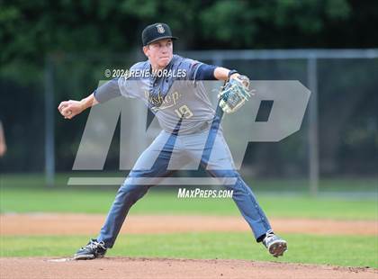 Thumbnail 1 in Bishop Montgomery vs La Salle photogallery.