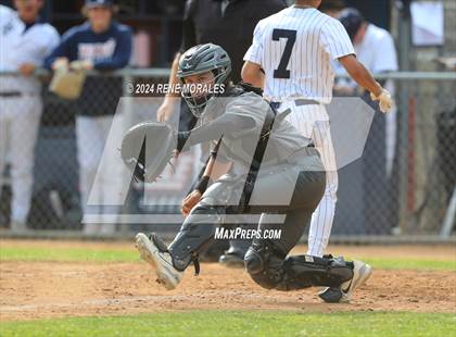 Thumbnail 1 in Bishop Montgomery vs La Salle photogallery.