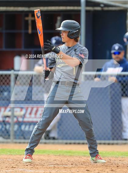 Thumbnail 2 in Bishop Montgomery vs La Salle photogallery.