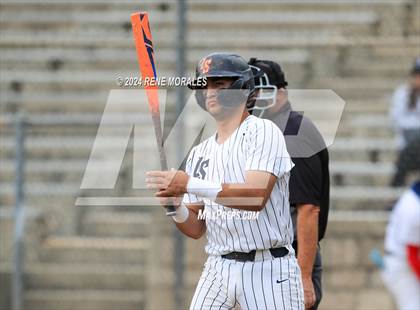Thumbnail 1 in Bishop Montgomery vs La Salle photogallery.