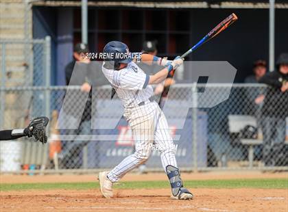 Thumbnail 1 in Bishop Montgomery vs La Salle photogallery.